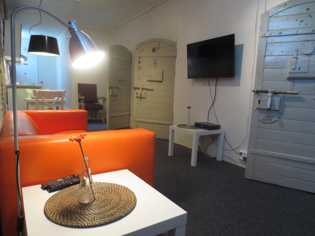 The Old Jailhouse Mandal Hostel Eksteriør bilde